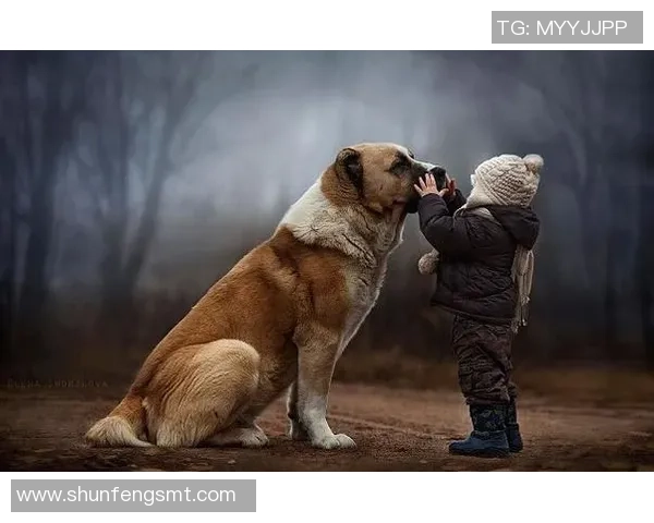 孩子与足球明星亲密合影瞬间展现梦想与激情的完美结合